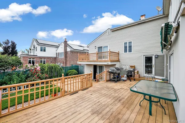 $1,048,000 | 3420 Woodward Street, Oceanside, NY 11572