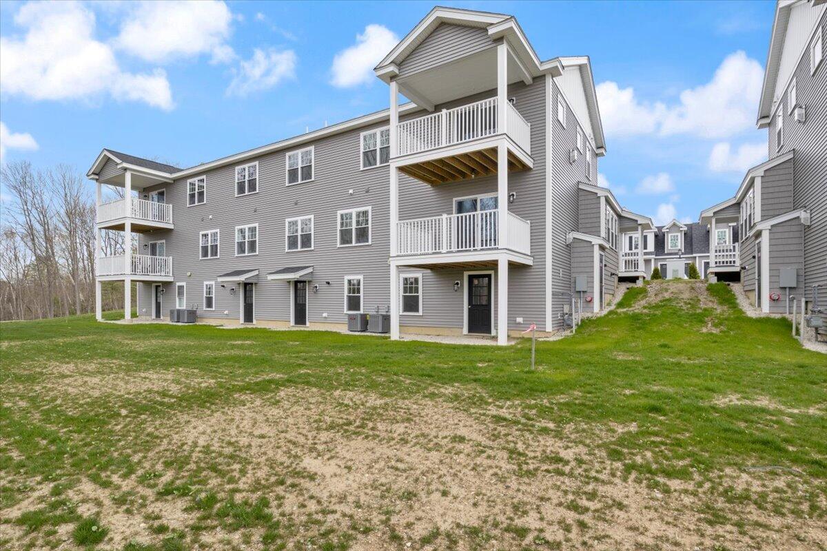 26-3 Regency Circle, Unit 3 Kittery, ME 03904 - Photo 2 of 32
