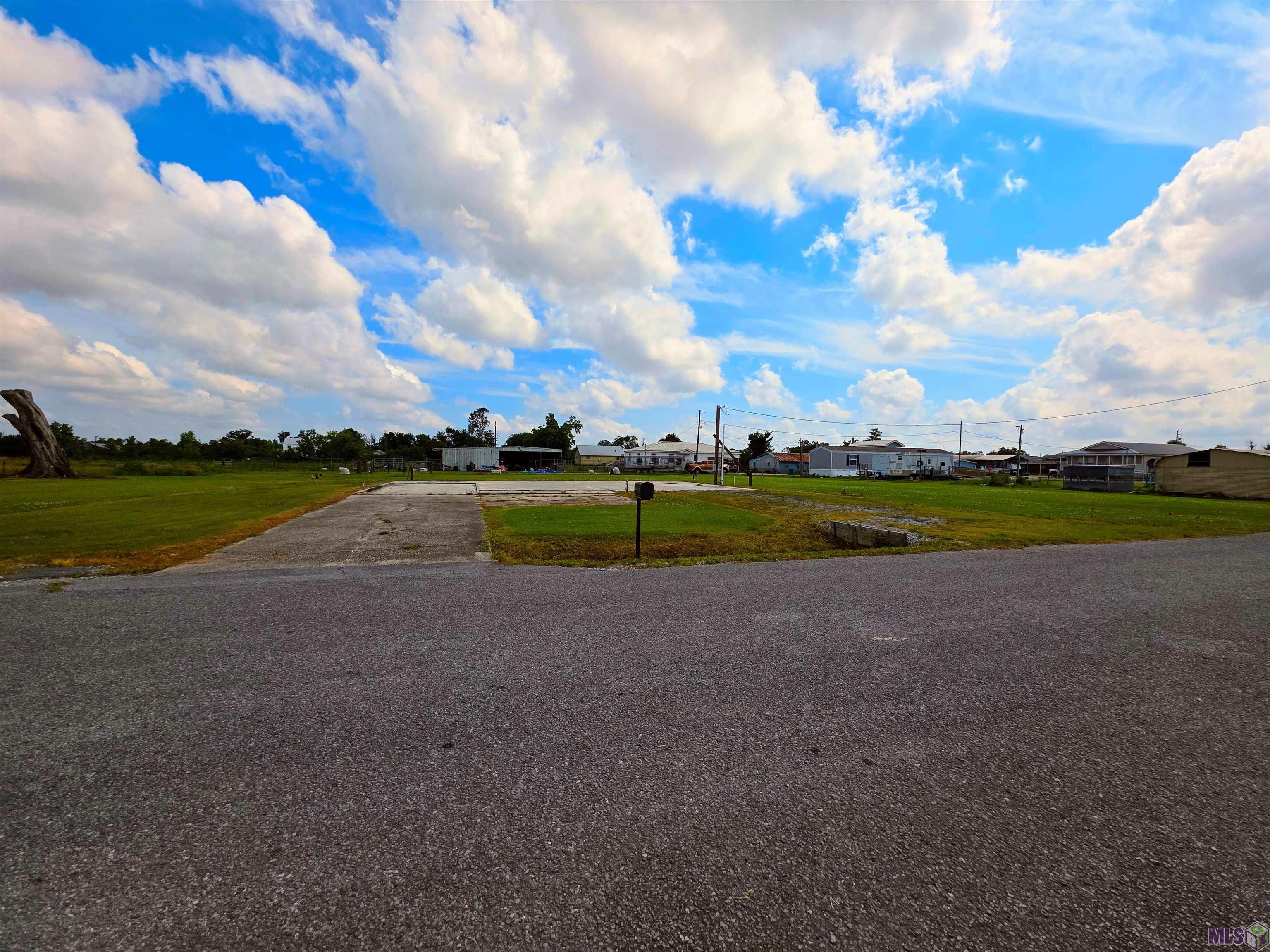 212 East 45th Street Cut Off, LA 70345 - Photo 2 of 4