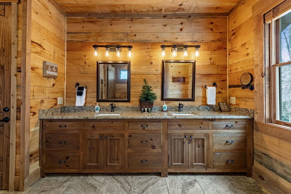 585 Genessee Path Blue Ridge, GA 30513 - Photo 31 of 80