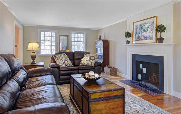 15 Hickory Road Southborough, MA 01772 - Photo 9 of 13 Gallery Image 9