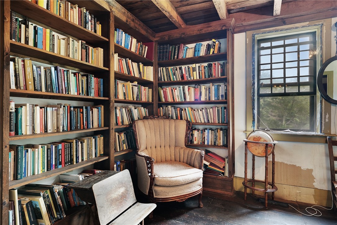 1677 Round Top Road Burrillville, RI 02830 - Photo 27 of 50