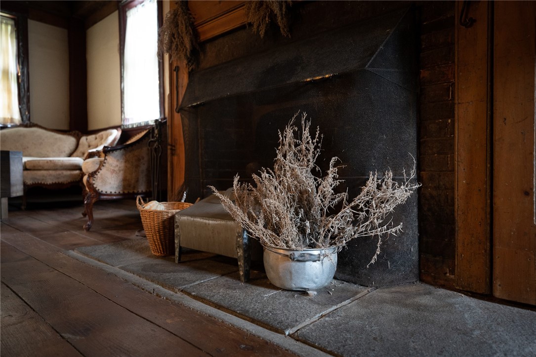 1677 Round Top Road Burrillville, RI 02830 - Photo 9 of 50