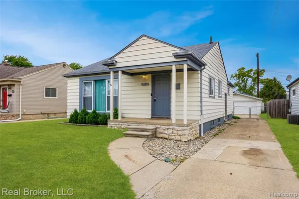 $235,000 | 29454 Barton Street, Garden City, MI 48135