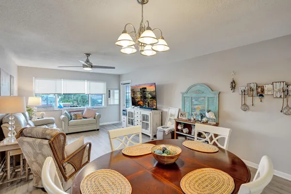 $1,350 | 1502 South Lakeside Drive, Unit 419, Lake Worth Beach, FL 33460