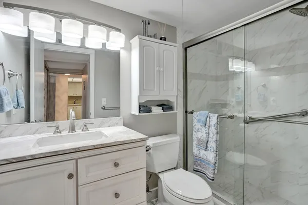 $1,350 | 1502 South Lakeside Drive, Unit 419, Lake Worth Beach, FL 33460
