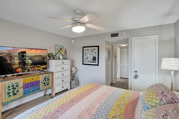 $1,350 | 1502 South Lakeside Drive, Unit 419, Lake Worth Beach, FL 33460
