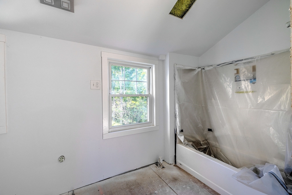 136 Quaboag Street Warren, MA 01083 - Photo 7 of 38