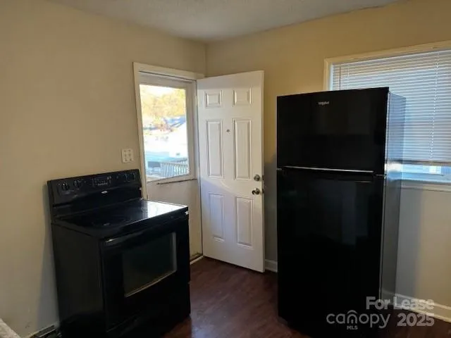 $1,050 | 1620 Lasalle Street, Unit 2, Charlotte, NC 28216