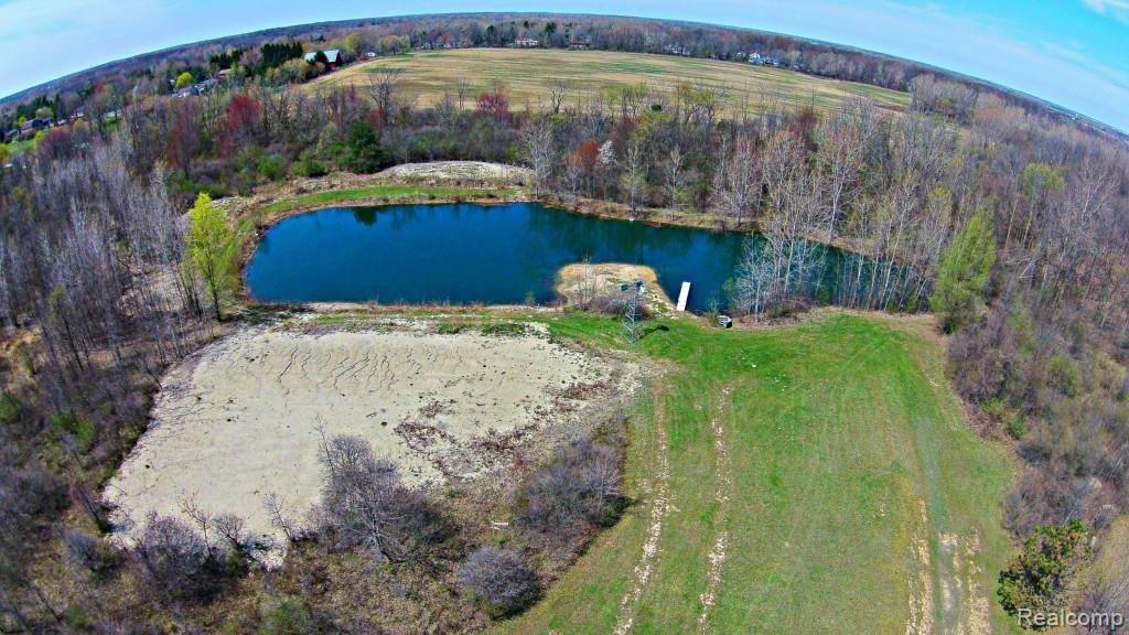 1520 West Reid Road Flint, MI 48507 - Photo 3 of 36