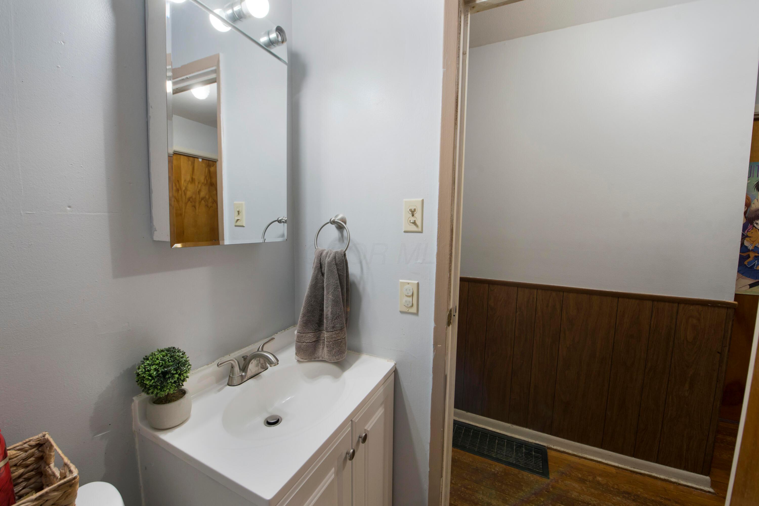 1564 Smith Road Columbus, OH 43207 - Photo 28 of 52 DRM_7481