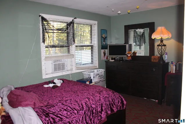 $299,999 | 211 Macktown Road, Windsor, CT 06095