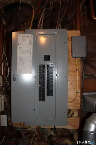 $299,999 | 211 Macktown Road, Windsor, CT 06095