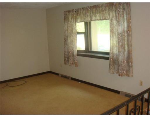 170 Ten Rod Road Exeter, RI 02822 - Photo 8 of 10 Living Room.