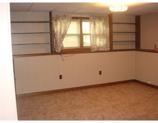 170 Ten Rod Road Exeter, RI 02822 - Photo 9 of 10 Den/Family/Great Room.