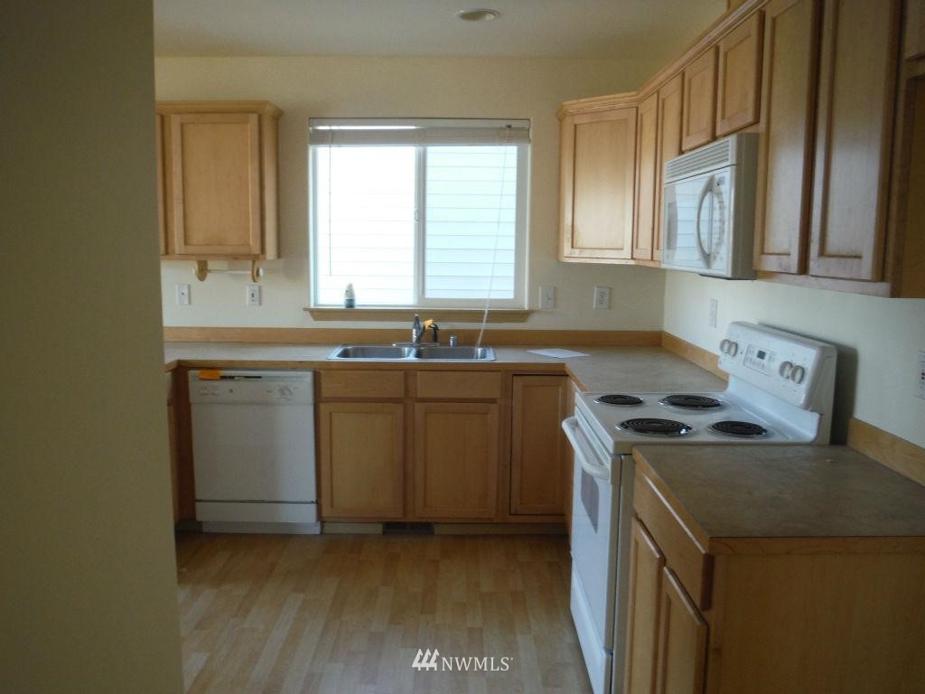 18929 4th Avenue Southeast Bothell, WA 98012 - Photo 4 of 12
