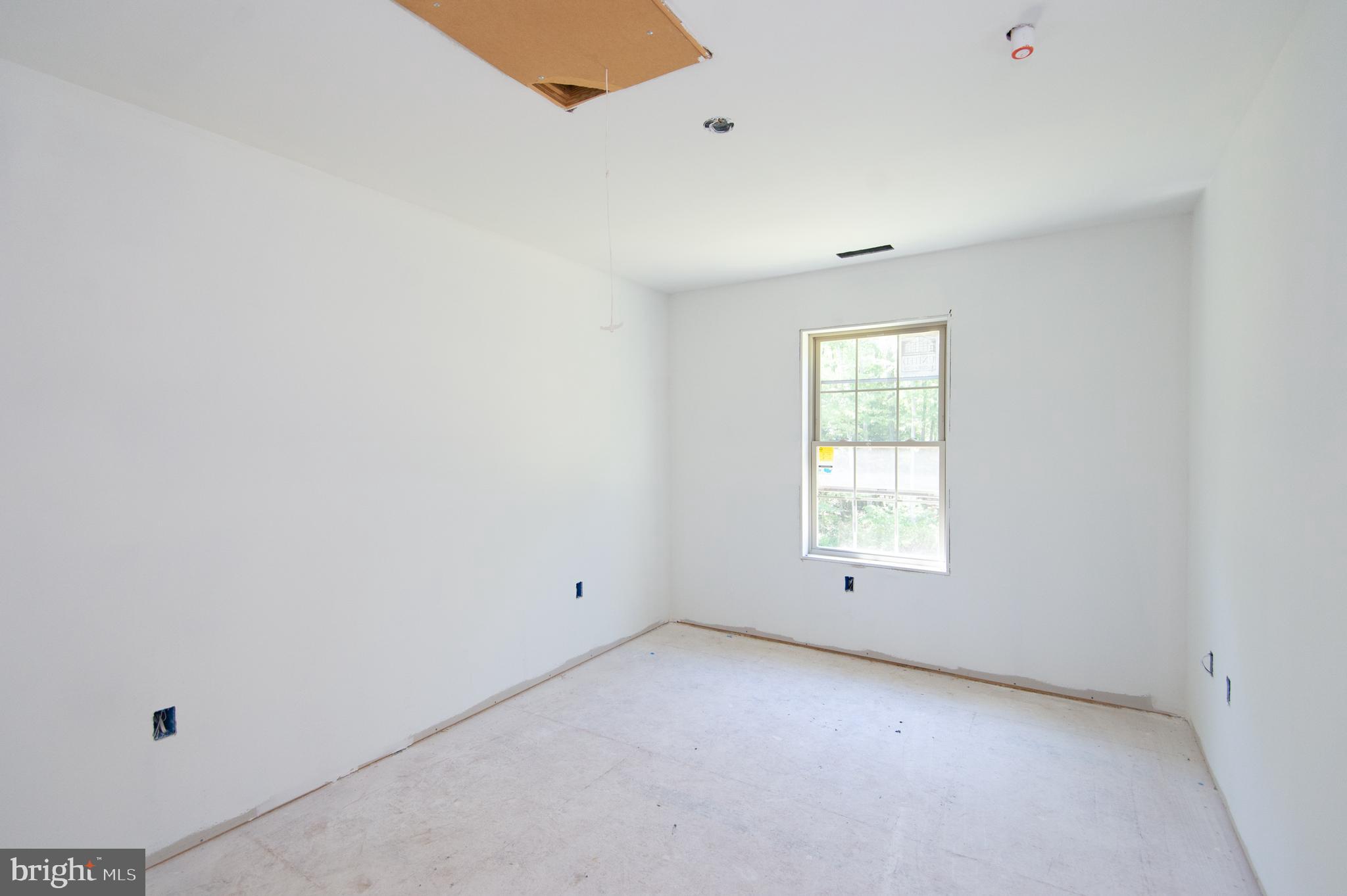 4036 Bestpitch Ferry Road Cambridge, MD 21613 - Photo 19 of 34 Bedroom # 2 with pull down steps