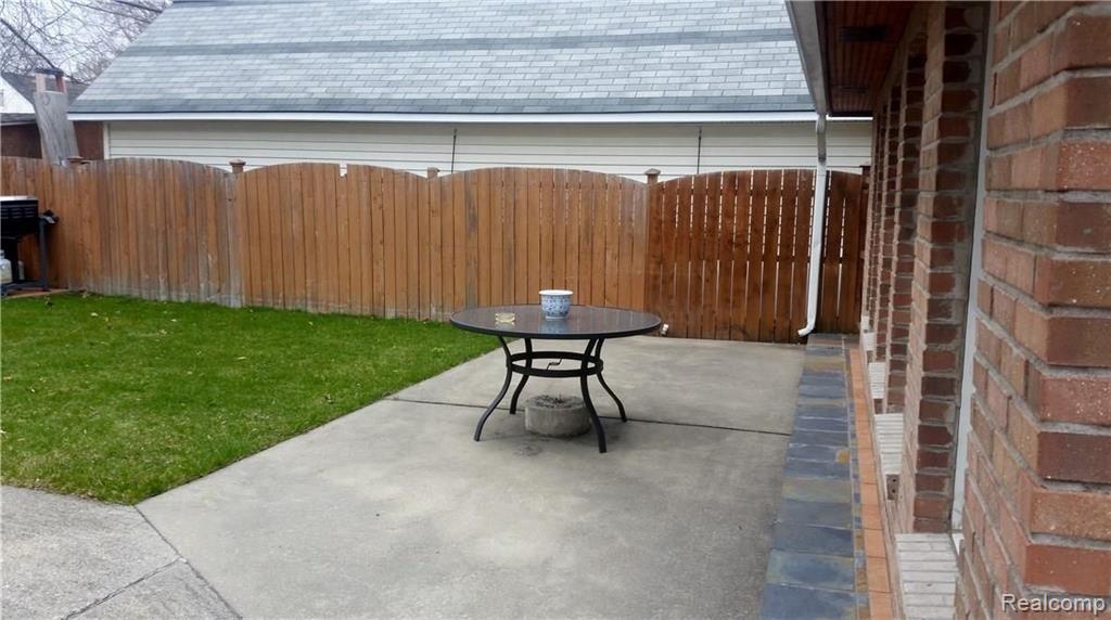 26627 Rialto Street Madison Heights, MI 48071 - Photo 3 of 21