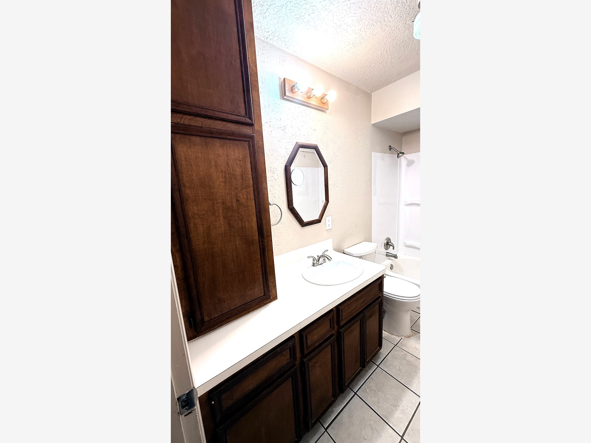 5801 Sapp Road Conroe, TX 77304 - Photo 20 of 35 Bathroom