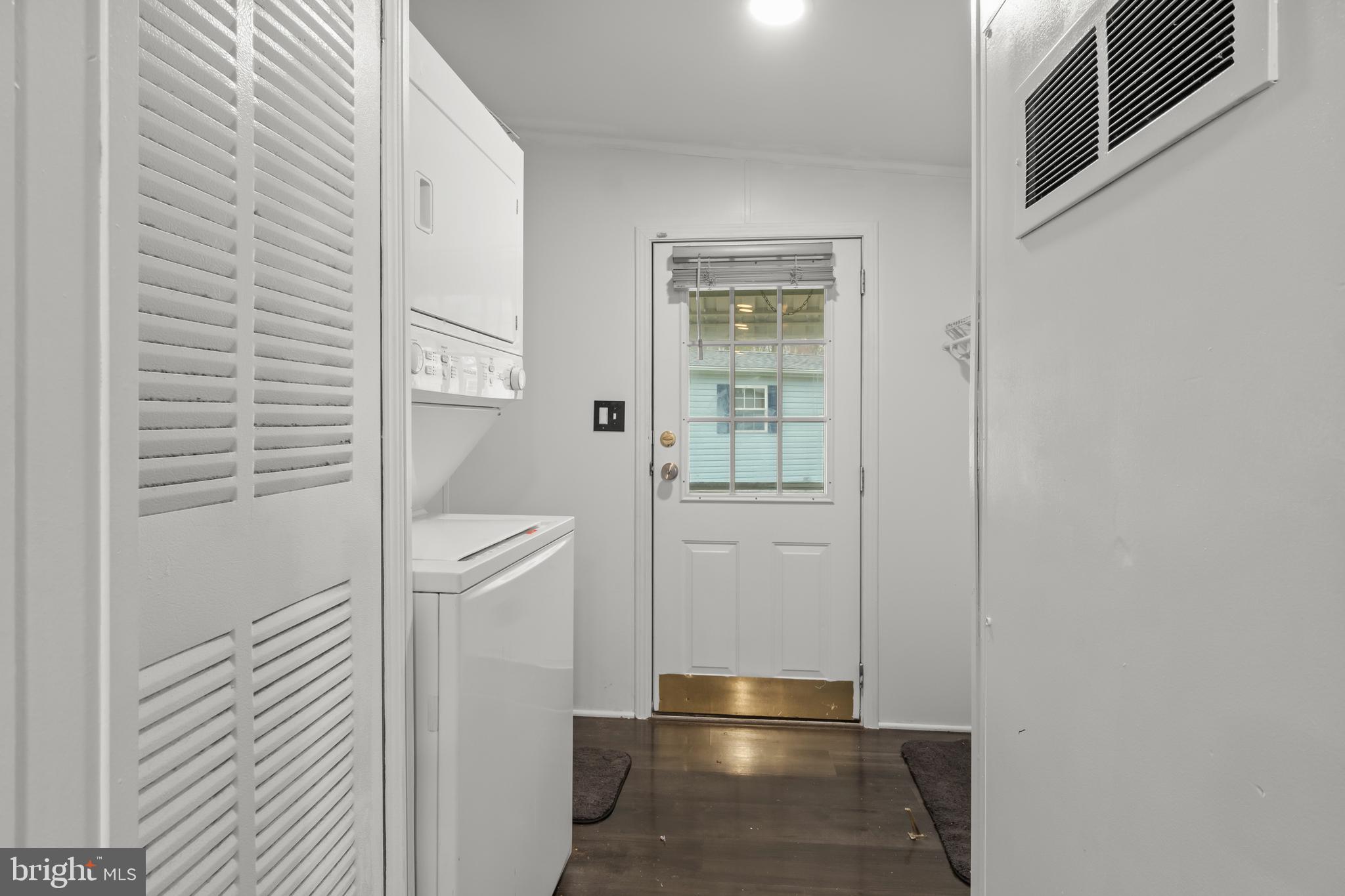 151 Robin Drive West Deptford, NJ 08066 - Photo 14 of 17 a bathroom with a sink and toilet
