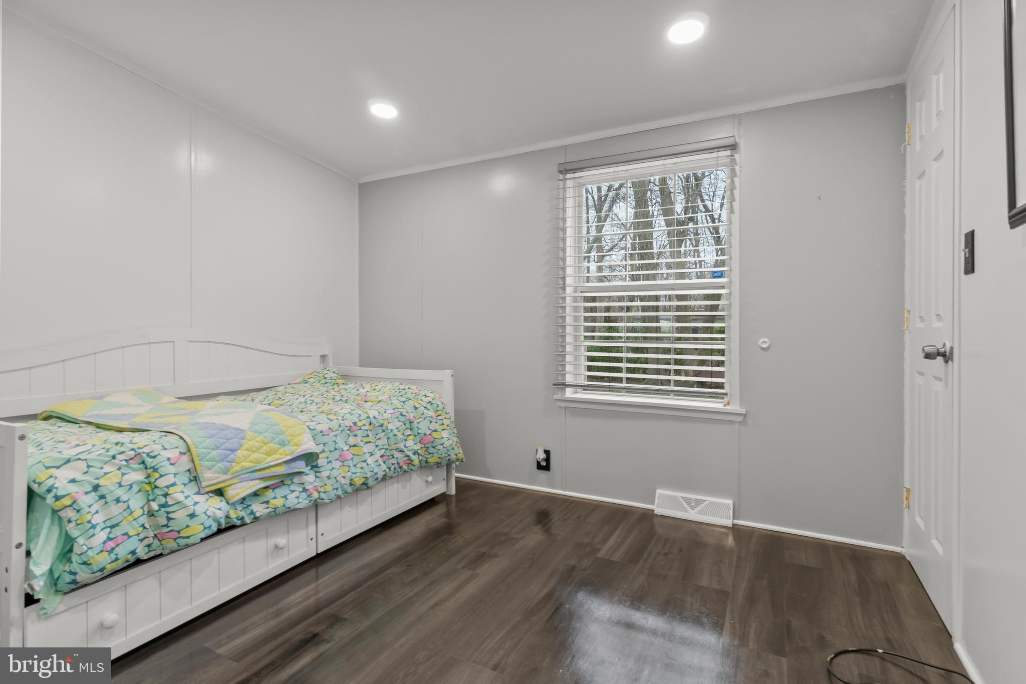 151 Robin Drive West Deptford, NJ 08066 - Photo 9 of 17 a bedroom with a bed and a window