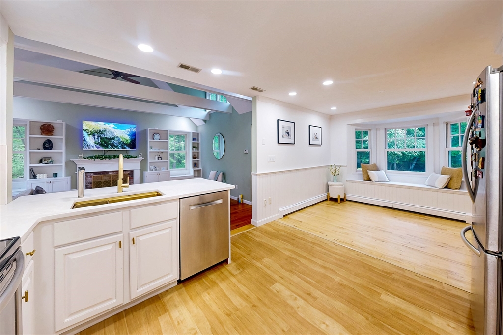 79 Charter Road Acton, MA 01720 - Photo 6 of 37