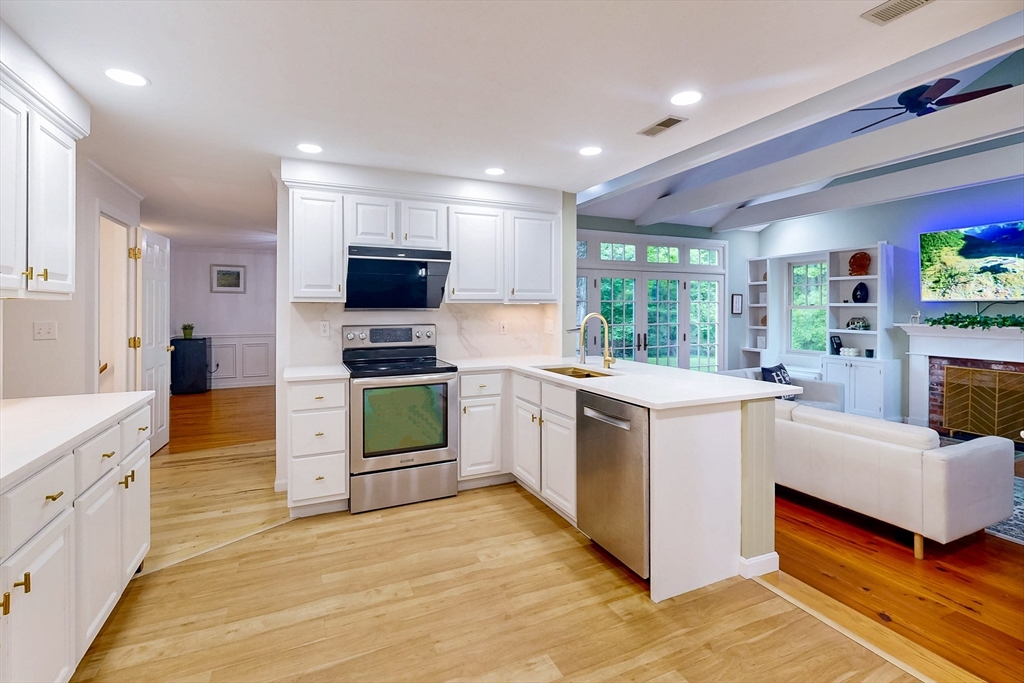 79 Charter Road Acton, MA 01720 - Photo 7 of 37