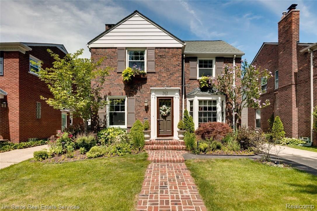 262 Moran Road Grosse Pointe, MI 48236 - Photo 1 of 28 262 Moran Rd Grosse Pointe-large-029-28-262 Moran0029FULL-1500x1000-72dpi.jpg