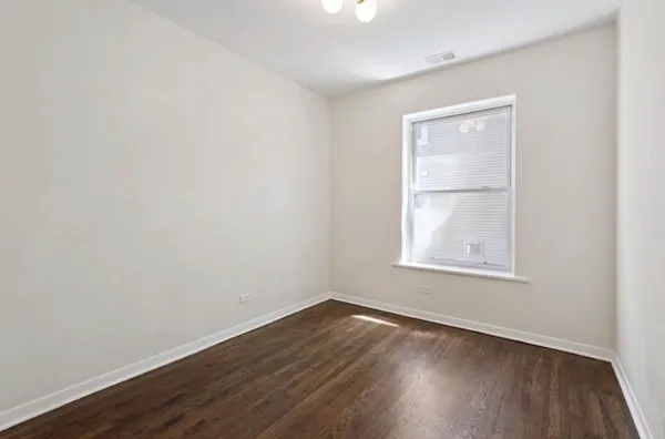 $3,200 | 1340 West Hollywood Avenue, Unit 2, Chicago, IL 60660