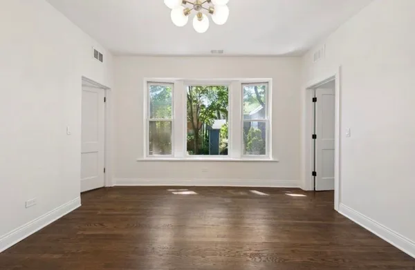 $3,200 | 1340 West Hollywood Avenue, Unit 2, Chicago, IL 60660