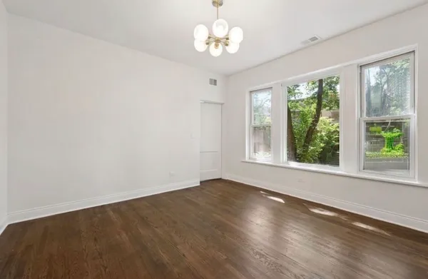 $3,200 | 1340 West Hollywood Avenue, Unit 2, Chicago, IL 60660