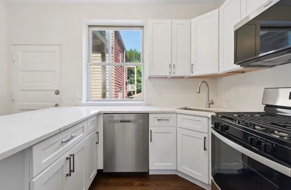 $3,200 | 1340 West Hollywood Avenue, Unit 2, Chicago, IL 60660