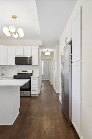 $3,200 | 1340 West Hollywood Avenue, Unit 2, Chicago, IL 60660