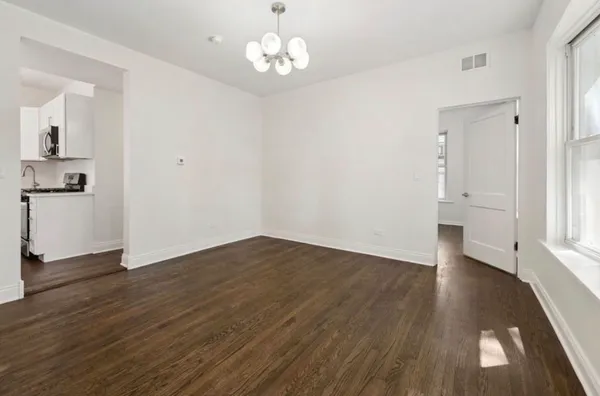 $3,200 | 1340 West Hollywood Avenue, Unit 2, Chicago, IL 60660