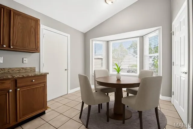 $325,000 | 14 Walnut Hill Court, St. Charles, MO 63304