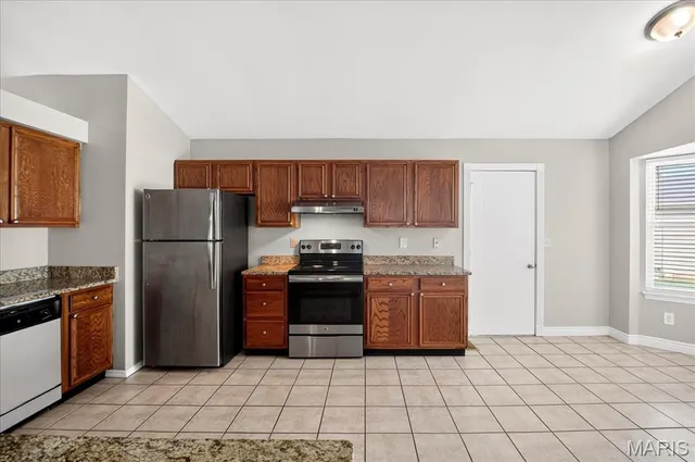 $325,000 | 14 Walnut Hill Court, St. Charles, MO 63304