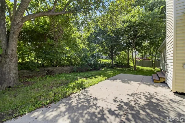 $325,000 | 14 Walnut Hill Court, St. Charles, MO 63304