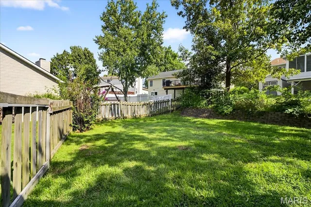 $325,000 | 14 Walnut Hill Court, St. Charles, MO 63304