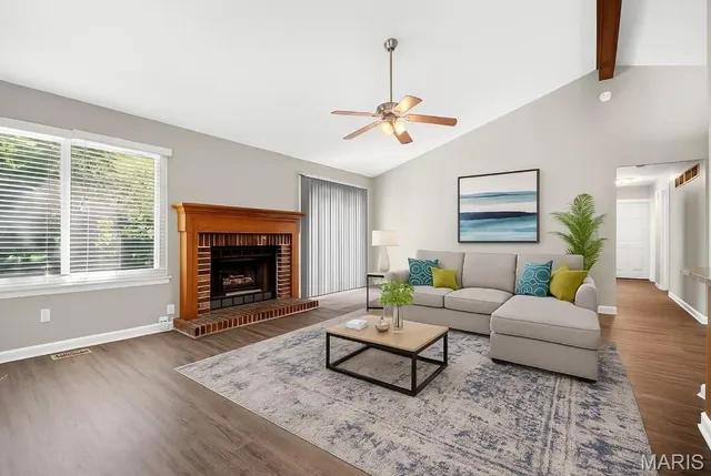 $325,000 | 14 Walnut Hill Court, St. Charles, MO 63304