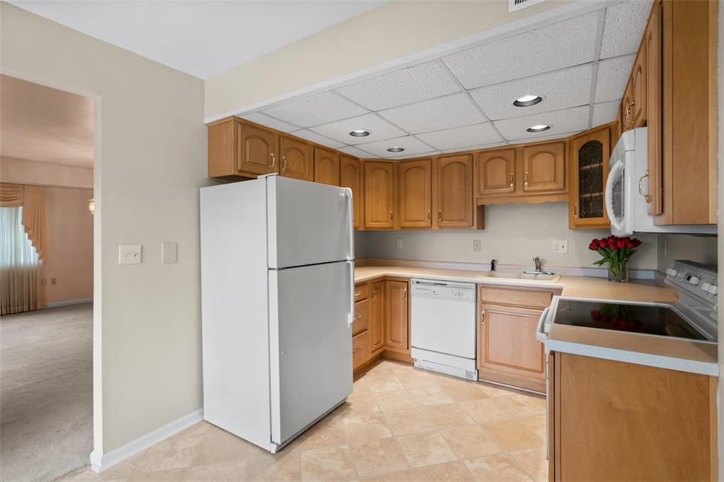 1500 Cochran Road, Unit 908 Pittsburgh, PA 15243 - Photo 12 of 27 Gallery Image 12