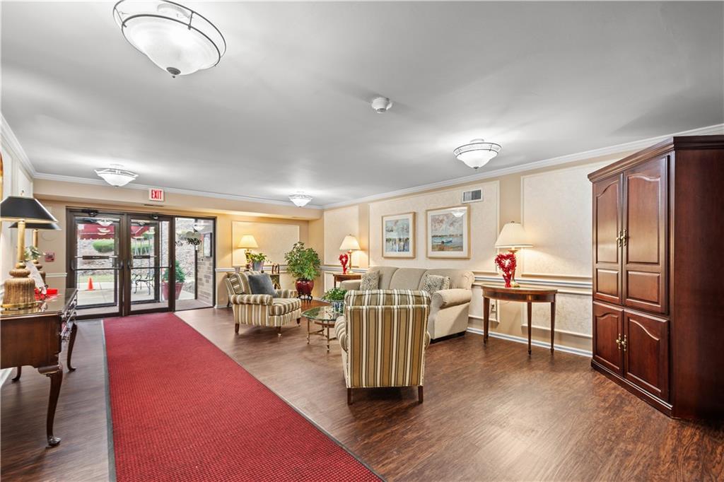 1500 Cochran Road, Unit 908 Pittsburgh, PA 15243 - Photo 4 of 27 A lovely, welcoming lobby is also a place to catch up with a friend or two.