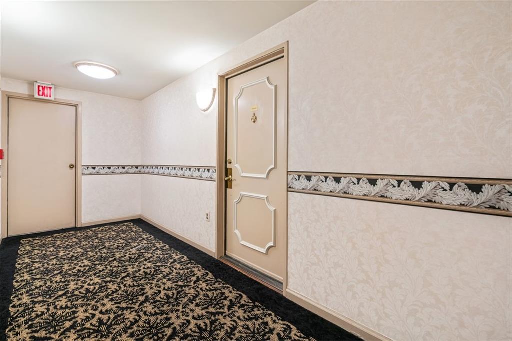 1500 Cochran Road, Unit 908 Pittsburgh, PA 15243 - Photo 5 of 27 Entrance to the unit.