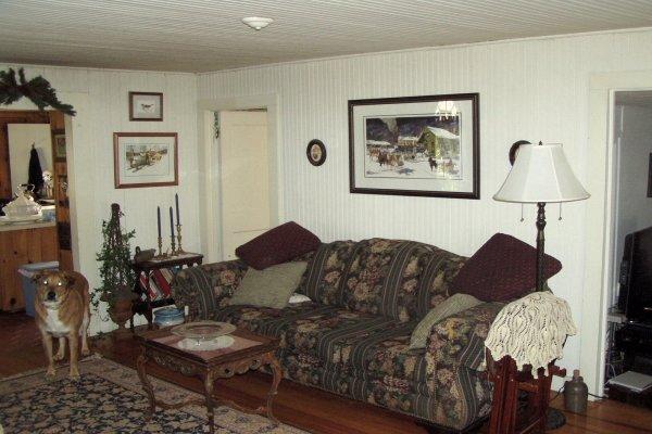 447 (creek) Road Canadensis, PA 18325 - Photo 5 of 14 Living Room