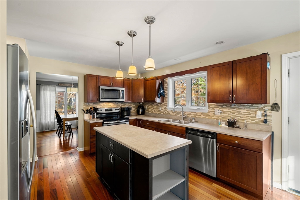 10 Worden Road Tyngsboro, MA 01879 - Photo 4 of 42 Gallery Image 4