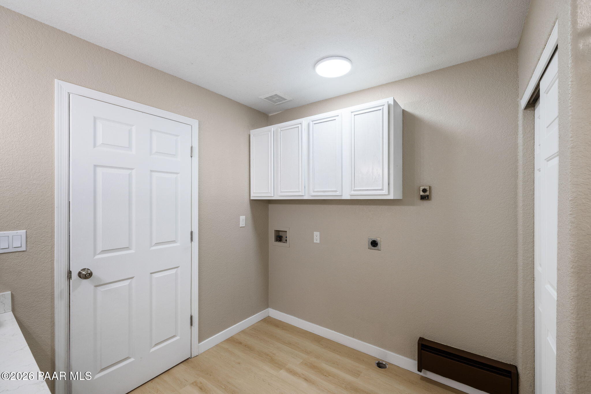 20102 East Antelope Road Mayer, AZ 86333 - Photo 19 of 24 a view of an empty room