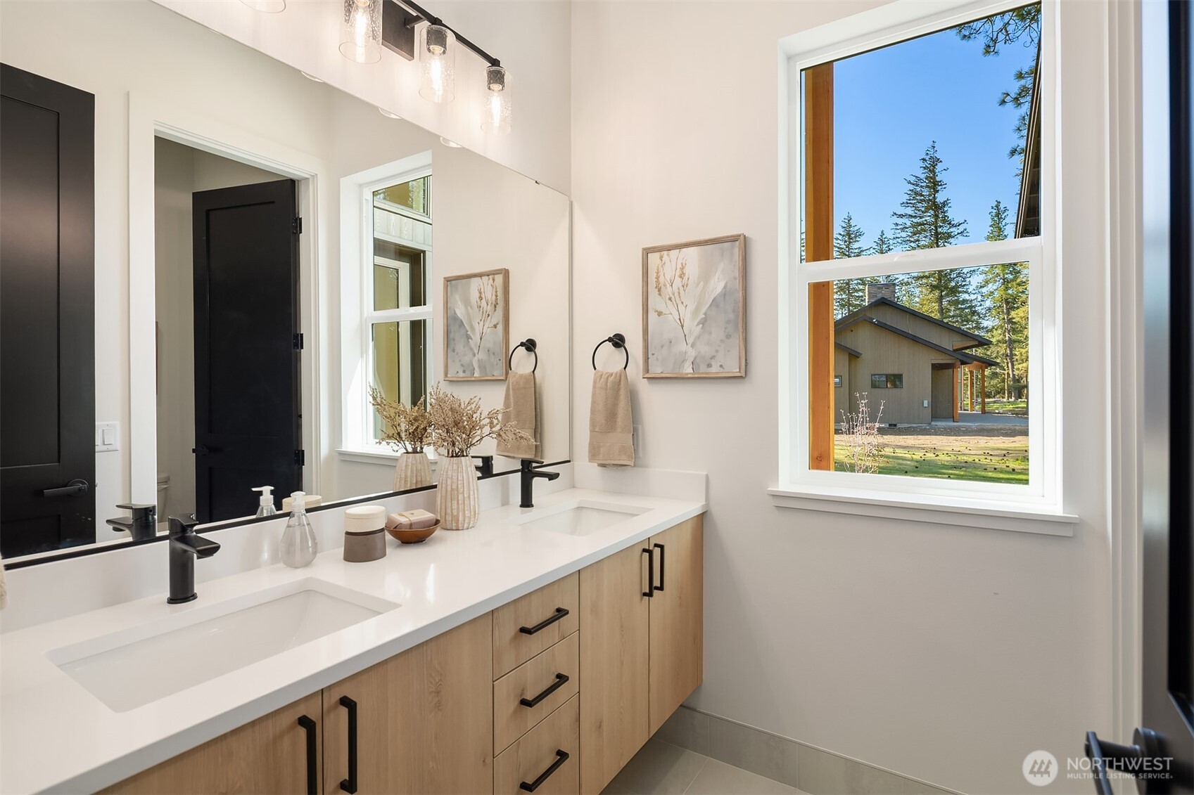 1980 Wanawish Loop Ronald, WA 98940 - Photo 17 of 33