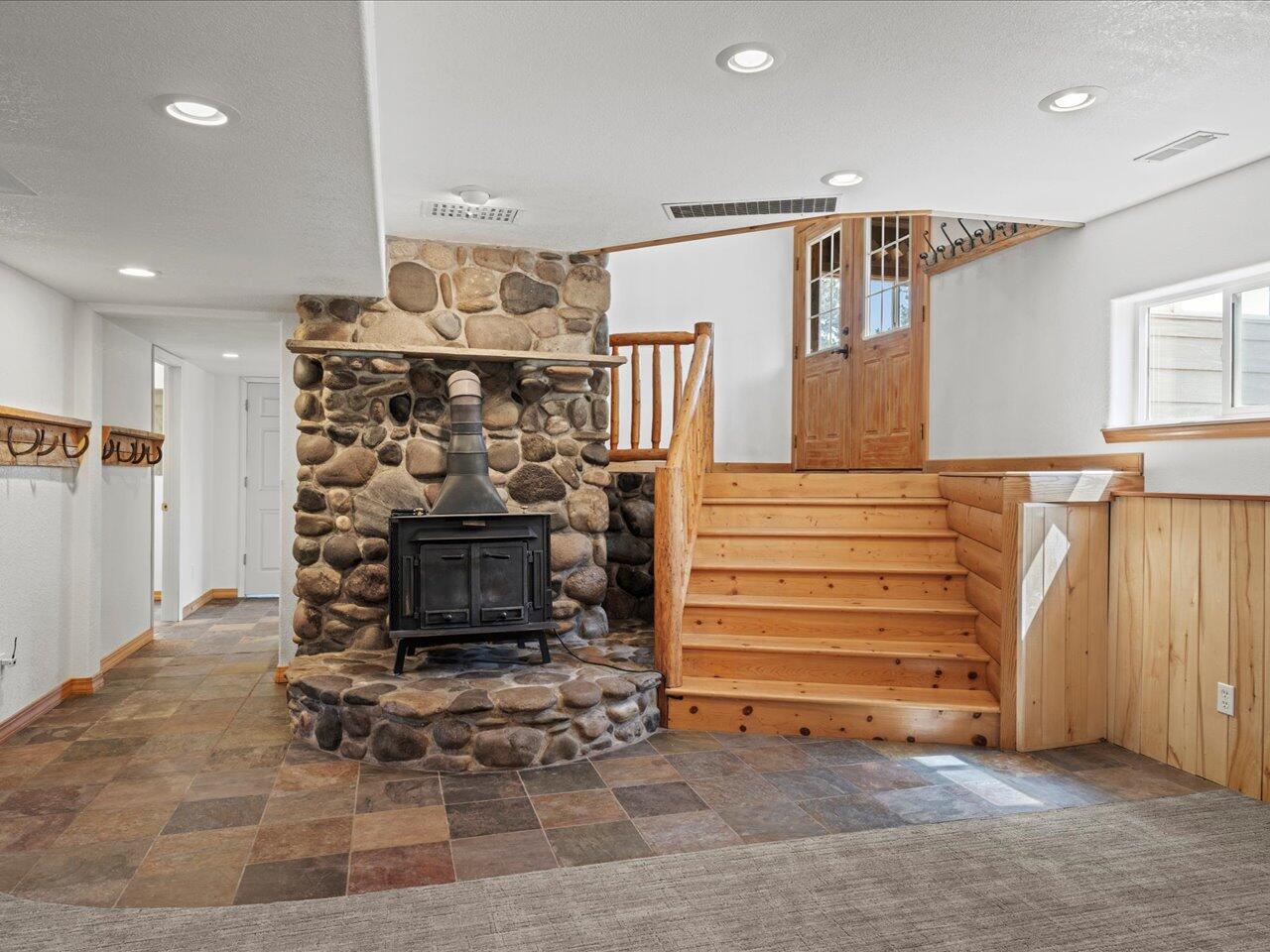 55 Valley View Road Ridgway, CO 81432 - Photo 9 of 39 a view of entryway