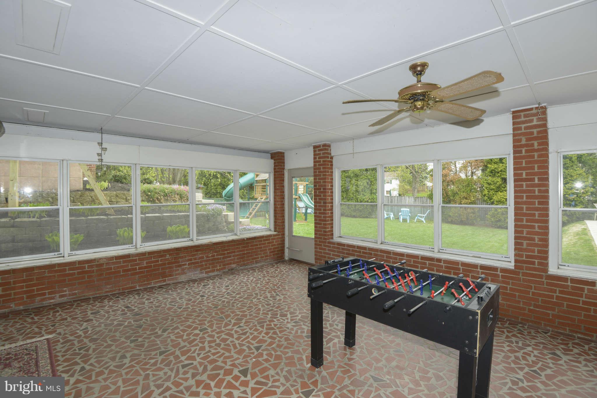 1206 Redcliffe Road Baltimore, MD 21228 - Photo 21 of 24 Sunroom