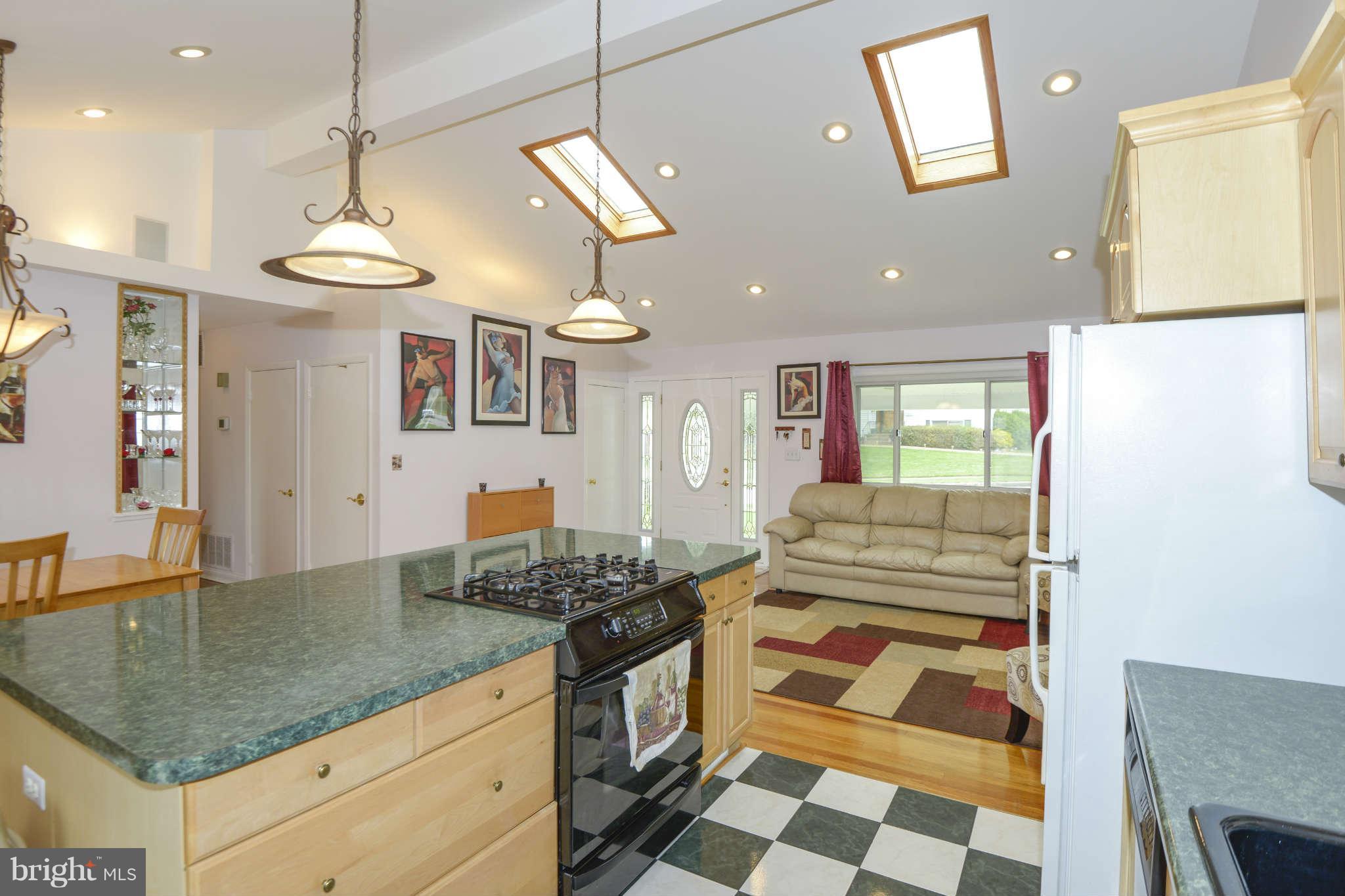 1206 Redcliffe Road Baltimore, MD 21228 - Photo 7 of 24 Kitchen