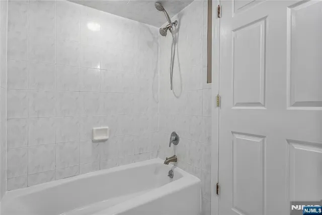 $4,300 | 75 West Columbia Avenue, Unit 2, Palisades Park, NJ 07650